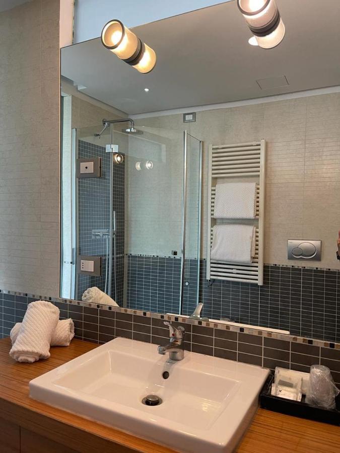 Ih Hotels Milano Centrale Guest House Exterior foto